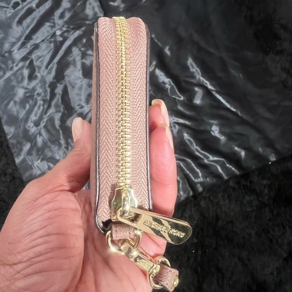 MICHAEL KORS dusty rose wallet , used​ - Picture 6 of 11